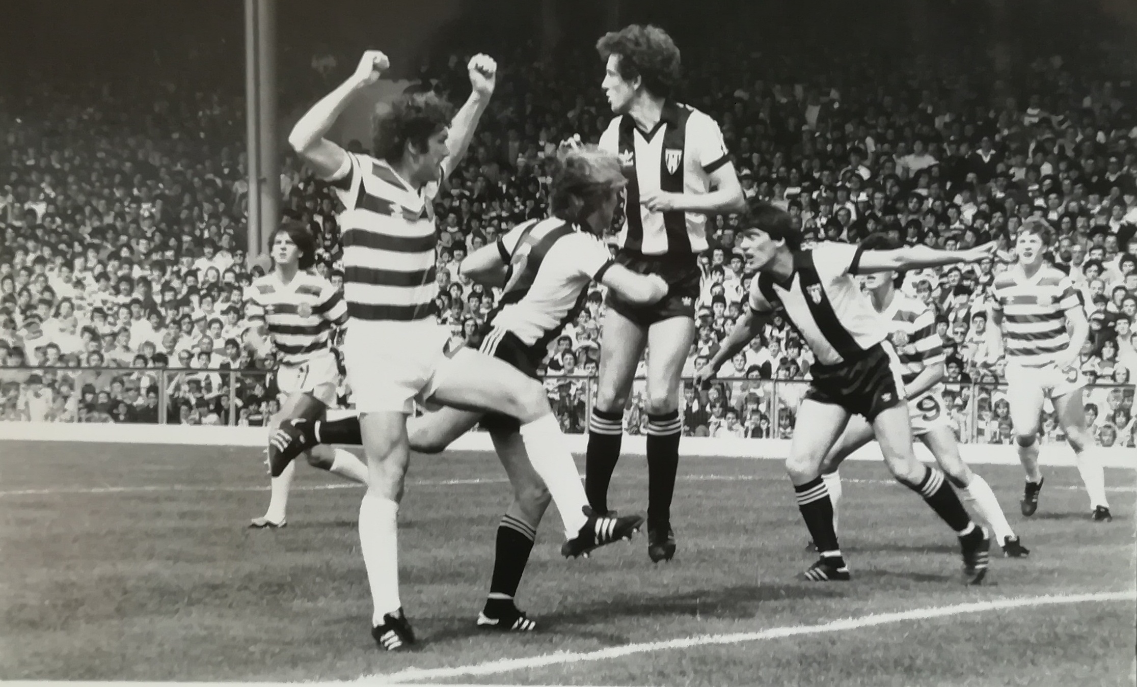 Stark heads clear for St Mirren 1981