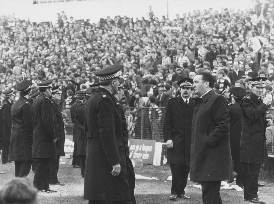 Stein helps police Easter Road 1978