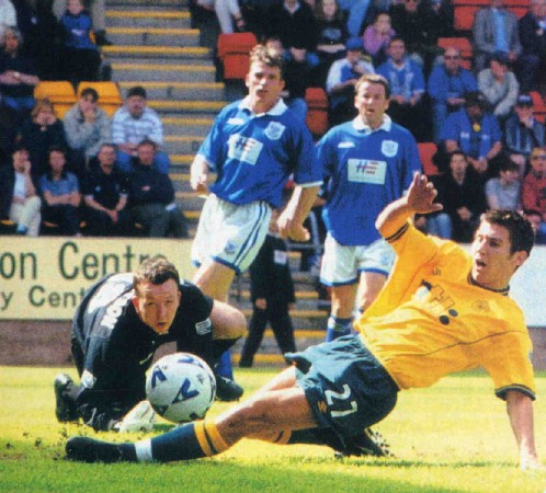 Burchill fails to connect, St Johnstone, May 2000