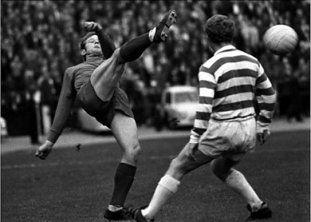 Lunn clears from Johnstone East End Park 1969