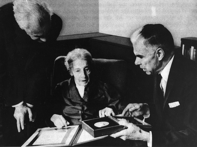 ζωγραφική και σχολιασμός εικόνων για τη Lise Meitner - atlaswiki ζωγραφική και σχολιασμός εικόνων για τη Lise Meitner - atlaswiki