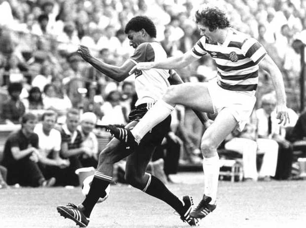 Aitken clears against Fetenoord 1982