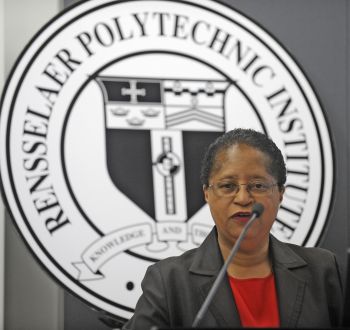 Shirley Ann Jackson - ο χώρος εργασιών Shirley Ann Jackson - ο χώρος εργασιών