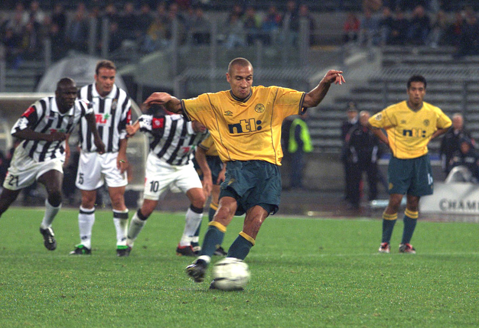 Larsson scores v Juve 2001 Larsson scores v Juve 2001