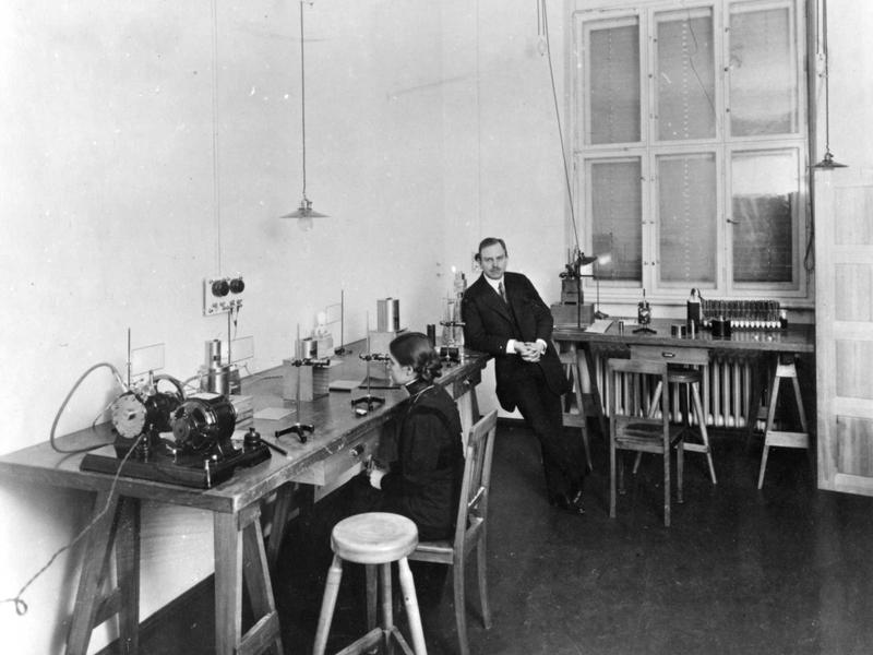 Lise Meitner - atlaswiki Lise Meitner - atlaswiki