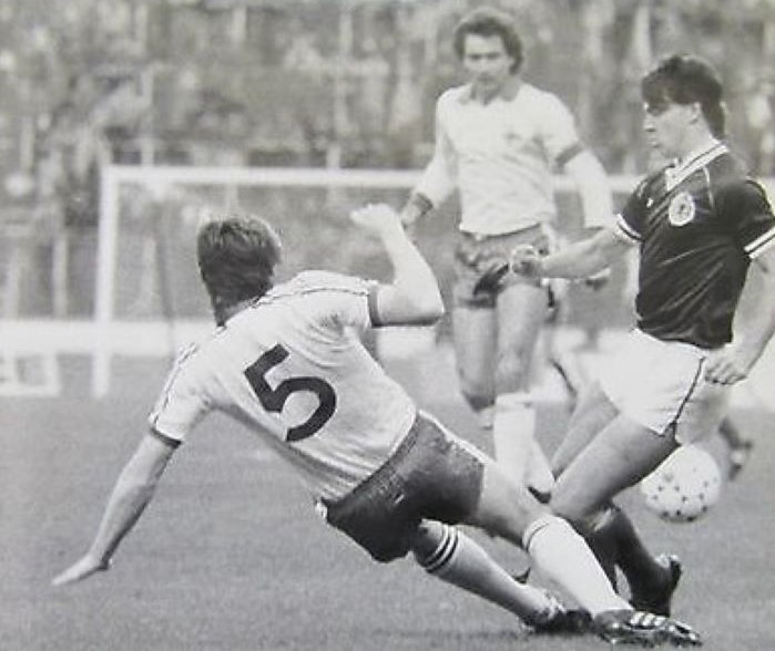 Charlie Nicholas