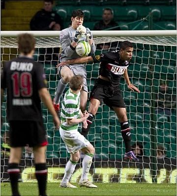 Cervi saves v Alkmaar 2010