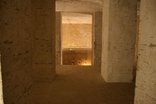 KV43 - burial chamber and sarcophagus KV43 - burial chamber and sarcophagus