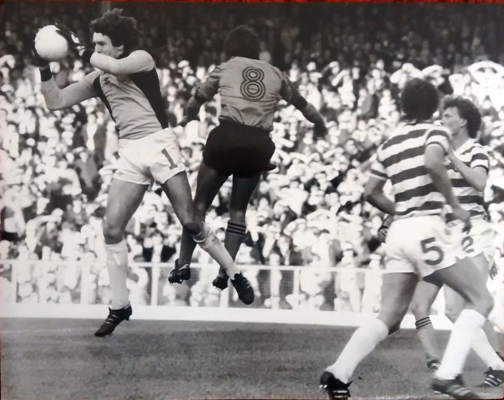 Bonner takes a cross 1981