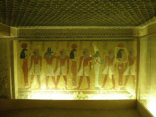 KV43 - antechamber - rear wall decoration KV43 - antechamber - rear wall decoration